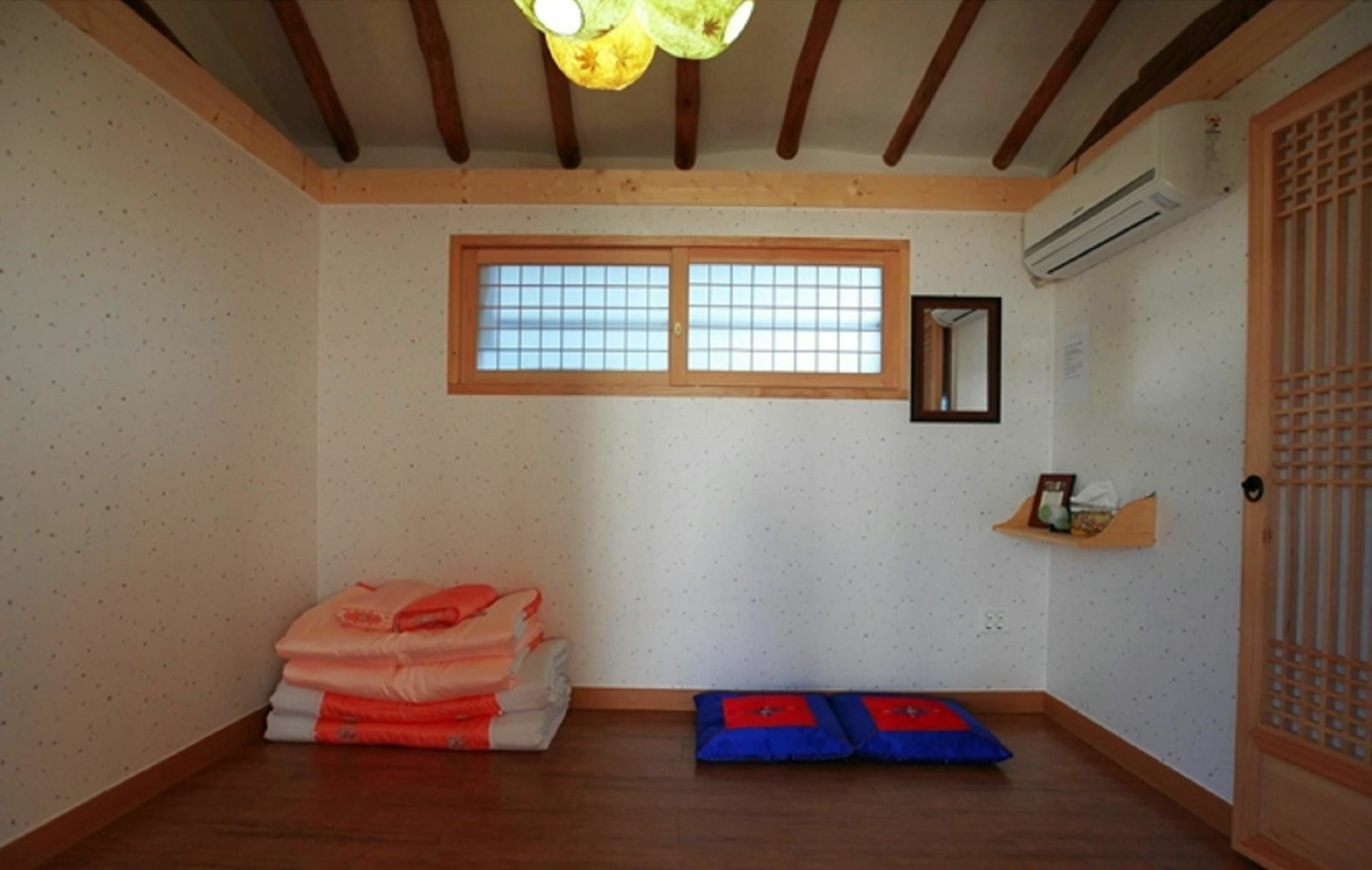 Dukmanjae Hotel Jeonju Bagian luar foto