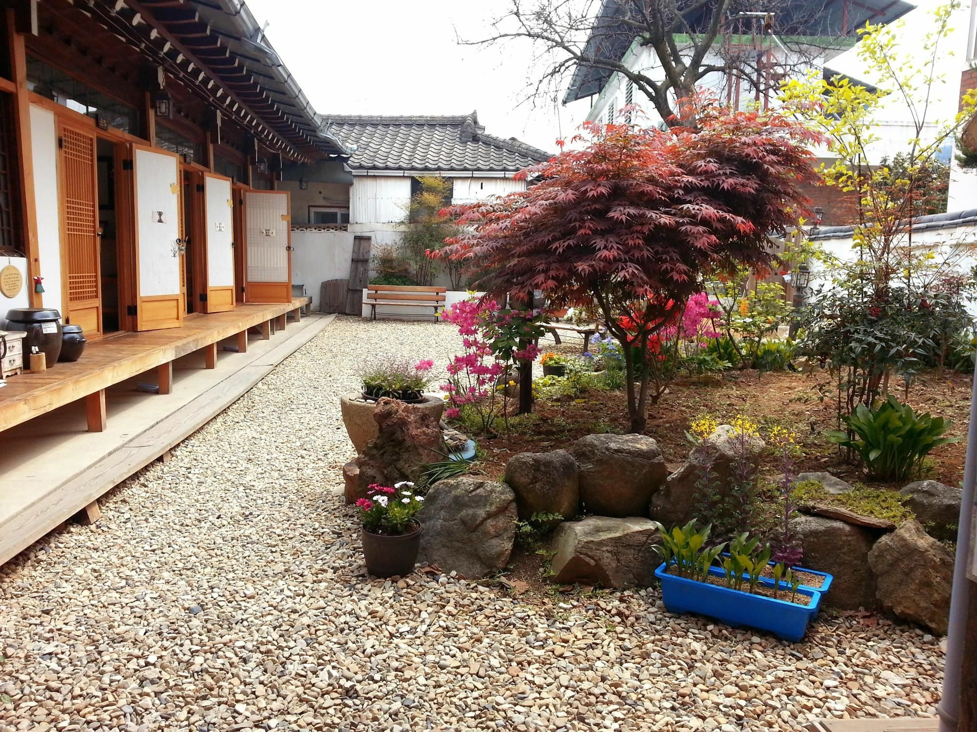 Dukmanjae Hotel Jeonju Bagian luar foto